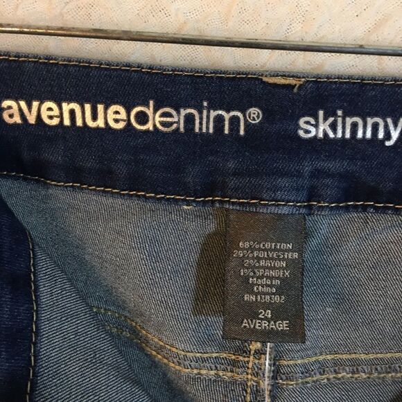 Avenue "Skinny" Blue Distressed Size Jeans Size 24A - Picture 12 of 15
